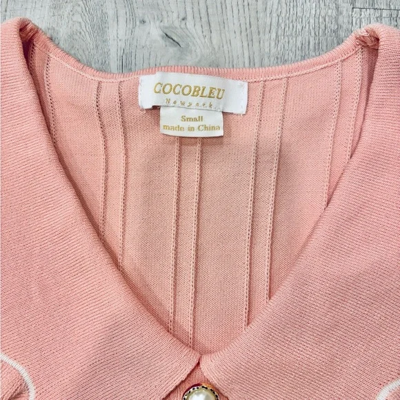 NWOT Pink V-Neck Bib Collar Sweater with Pearl Buttons Sheer Sleeves Size Small - Picture 4 of 6